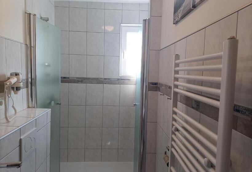 בית מלון כפרי An Der Karlstadt