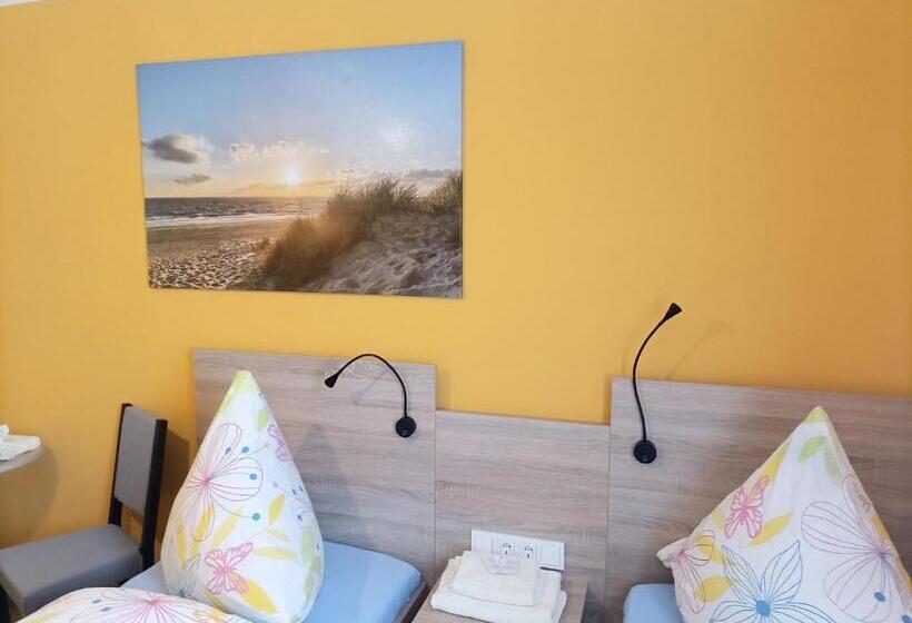 בית מלון כפרי An Der Karlstadt