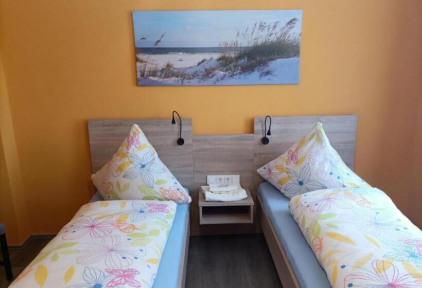 בית מלון כפרי An Der Karlstadt