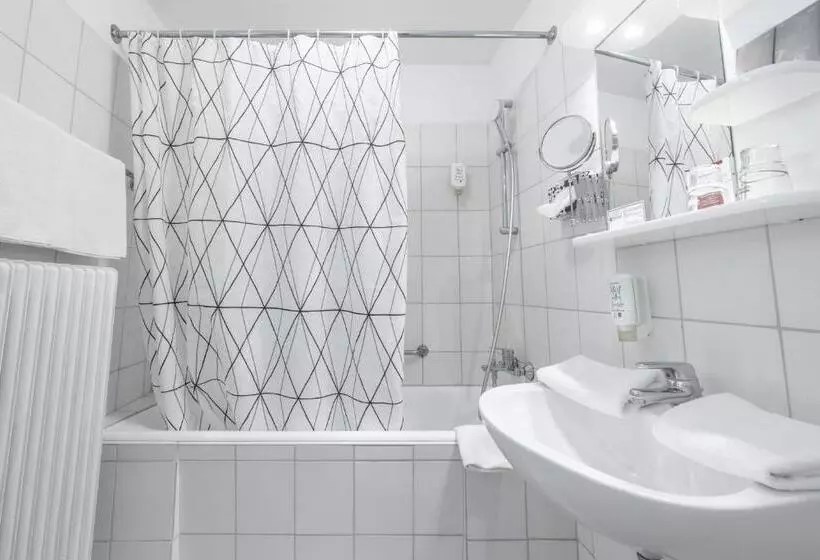 Отель Lüttje Burg