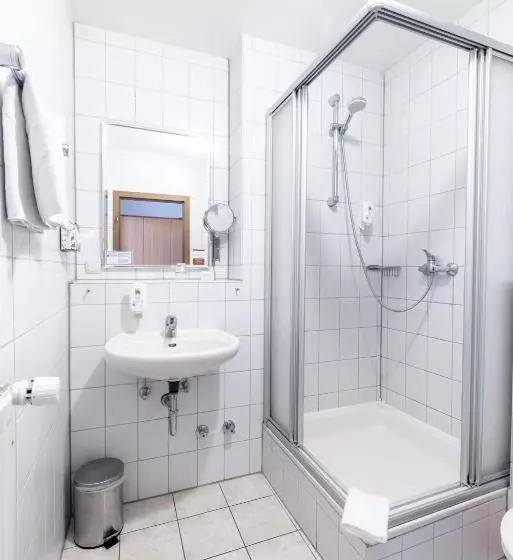 Отель Lüttje Burg