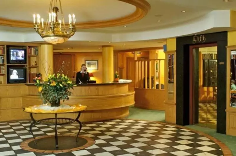 Отель Waldhaus Reinbek