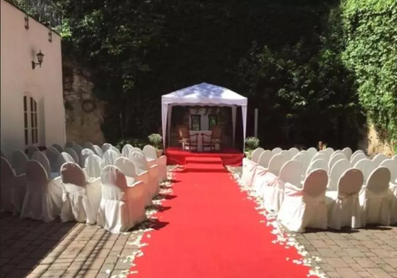 Отель Waldhaus Reinbek