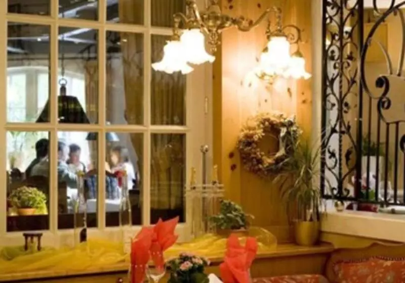 Отель Waldhaus Reinbek