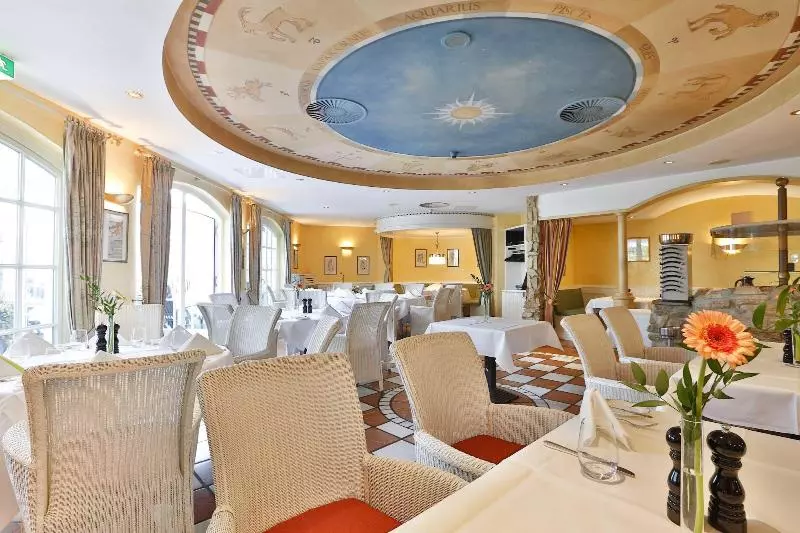 Отель Waldhaus Reinbek