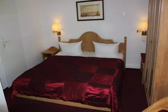 Отель Weißes Schloß