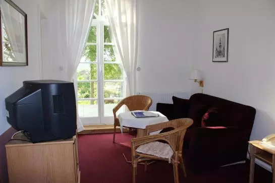 Отель Weißes Schloß