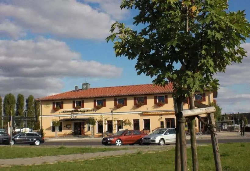 ペンション Gasthof Strausberg Nord