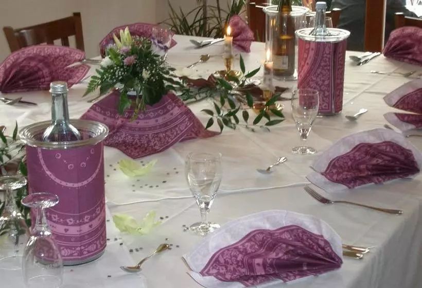 ペンション Gasthof Strausberg Nord