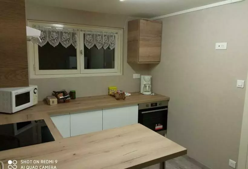 Chez J P Bel Appartement 2 P Classé 3 étoiles Situé Au Calme Avec Terrasse, Jardin Et Wifi Gratuite