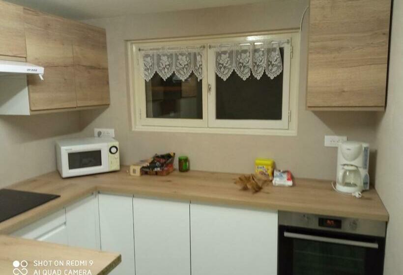 Chez J P Bel Appartement 2 P Classé 3 étoiles Situé Au Calme Avec Terrasse, Jardin Et Wifi Gratuite