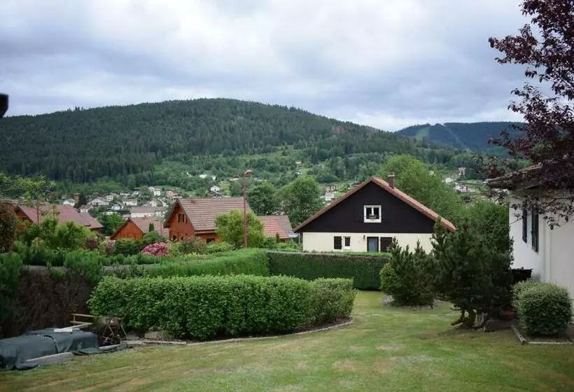 Chez J P Bel Appartement 2 P Classé 3 étoiles Situé Au Calme Avec Terrasse, Jardin Et Wifi Gratuite