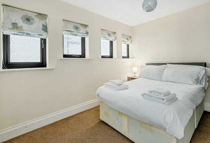 Cool And Chic Duffield Road Apartments