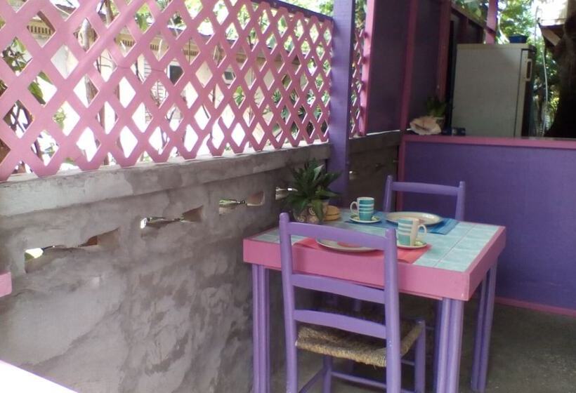 پانسیون Somewhere Special Guesthouse