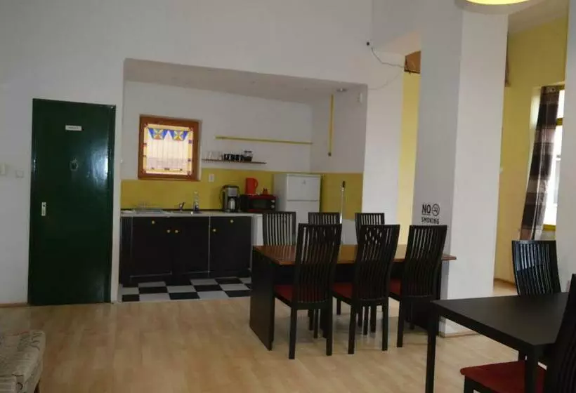 Hostel 66