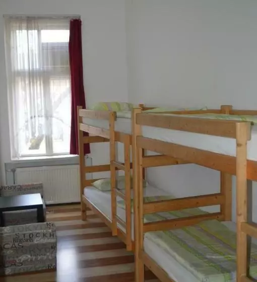 Hostel 66