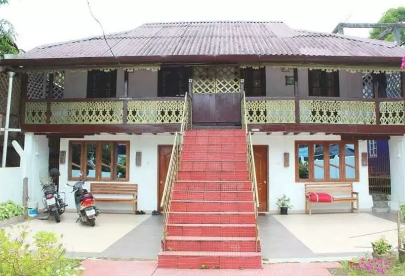 ベッドアンドブレックファースト Kapoor Tourist Cottage