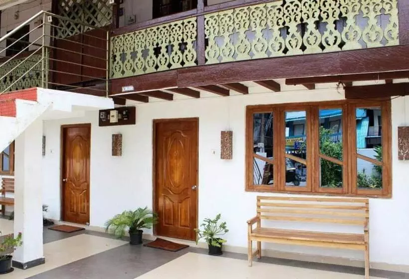 ベッドアンドブレックファースト Kapoor Tourist Cottage