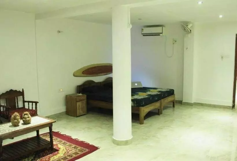 ベッドアンドブレックファースト Kapoor Tourist Cottage