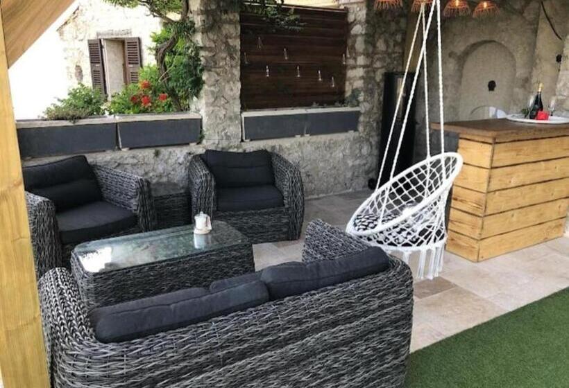 ベッドアンドブレックファースト Le Manoir Chambre D Hôte De Charme Avec Jacuzzi Privatif