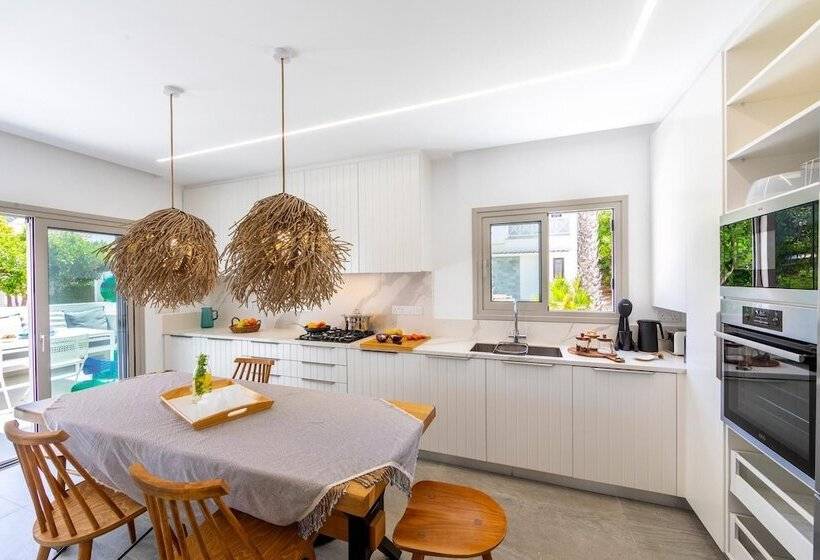 Protaras Rose By The Sea Villa