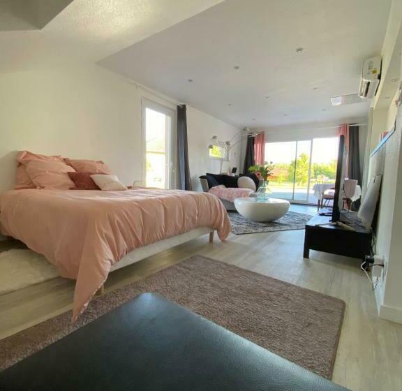 민박 Agréable Chambre D’hôte Calme Avec Piscine