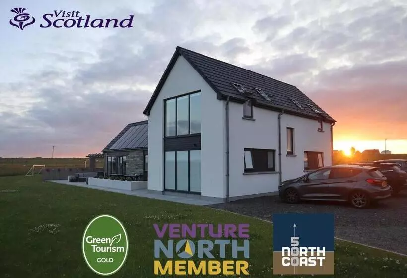 Aamiaismajoitus (B&B) Flotnar Hús   Ensuite Rooms