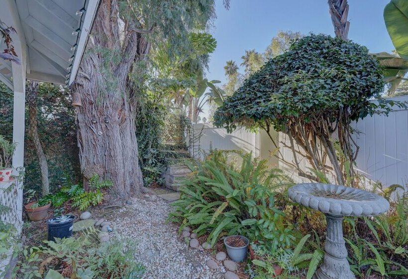 فندق Pelican Cove Inn