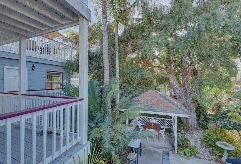 Hotelli Pelican Cove Inn