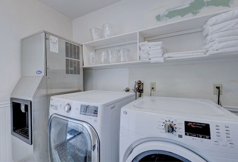 فندق Pelican Cove Inn