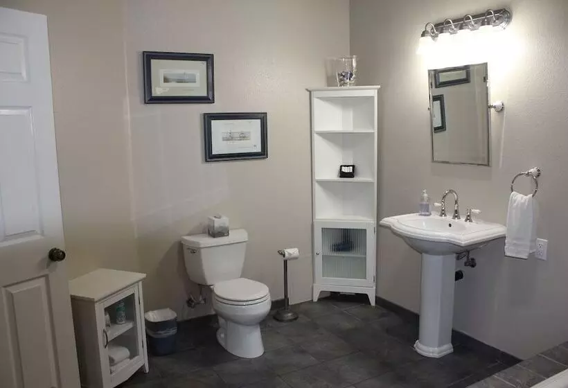 Hotelli Pelican Cove Inn