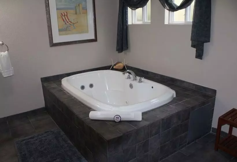 Hotelli Pelican Cove Inn