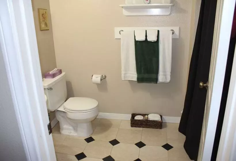 Hotelli Pelican Cove Inn