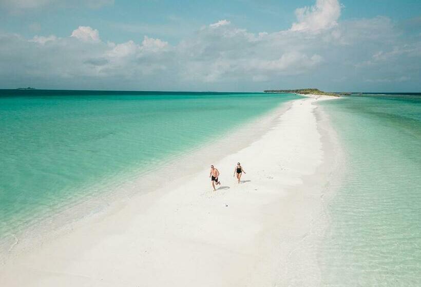 هتل Sunrise By White Sand Dhigurah