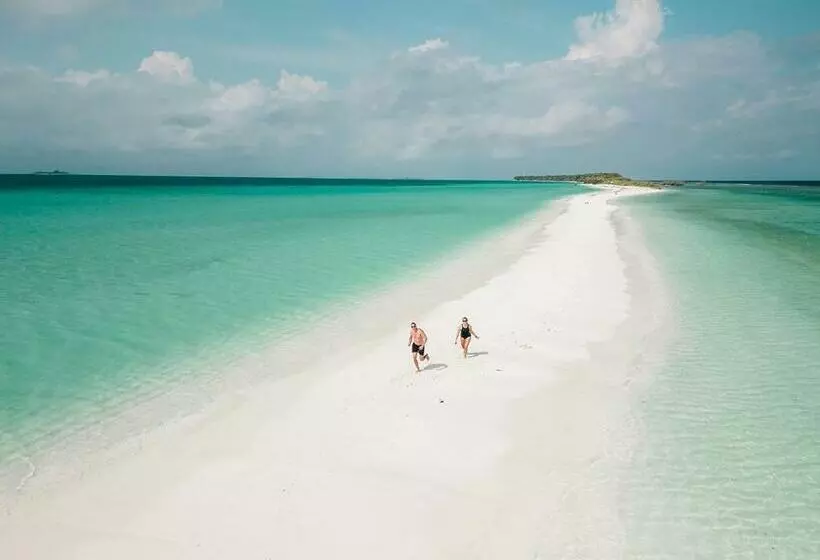 هتل Sunrise By White Sand Dhigurah