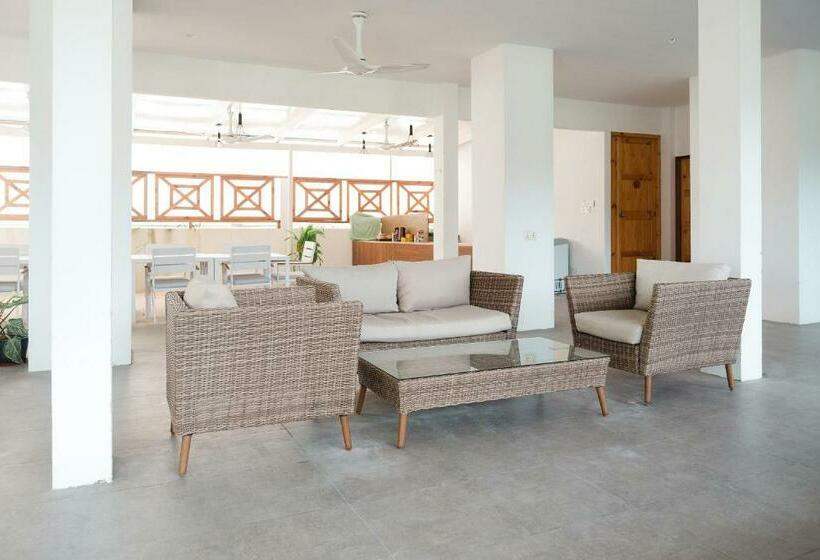 هتل Sunrise By White Sand Dhigurah