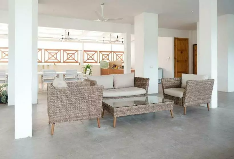 هتل Sunrise By White Sand Dhigurah