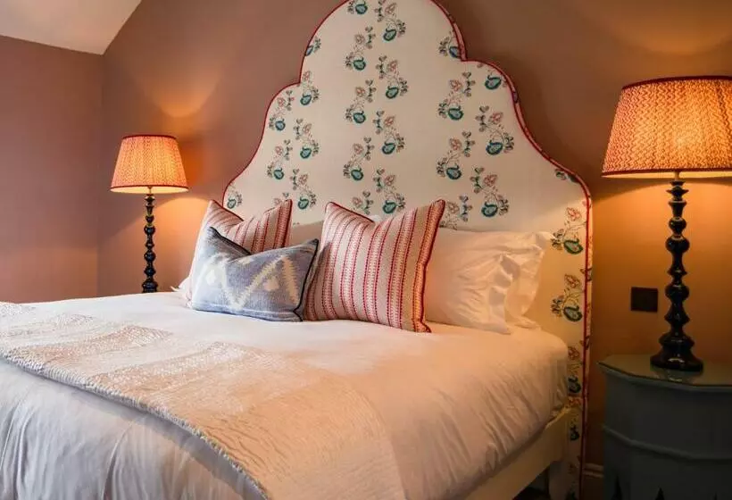 ホテル The White Lion Cowbridge