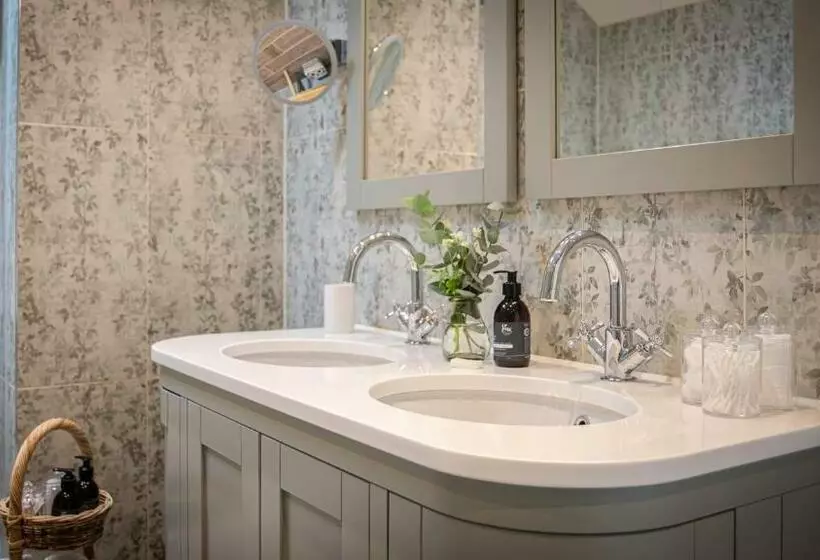 ホテル The White Lion Cowbridge