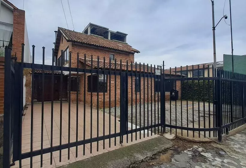 ペンション Fortaleza Diosa Chia