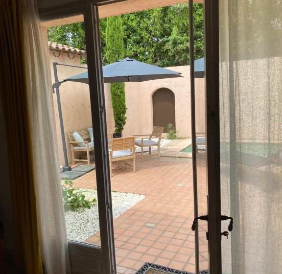 پانسیون L Insoupçonnée Saint Rémy De Provence