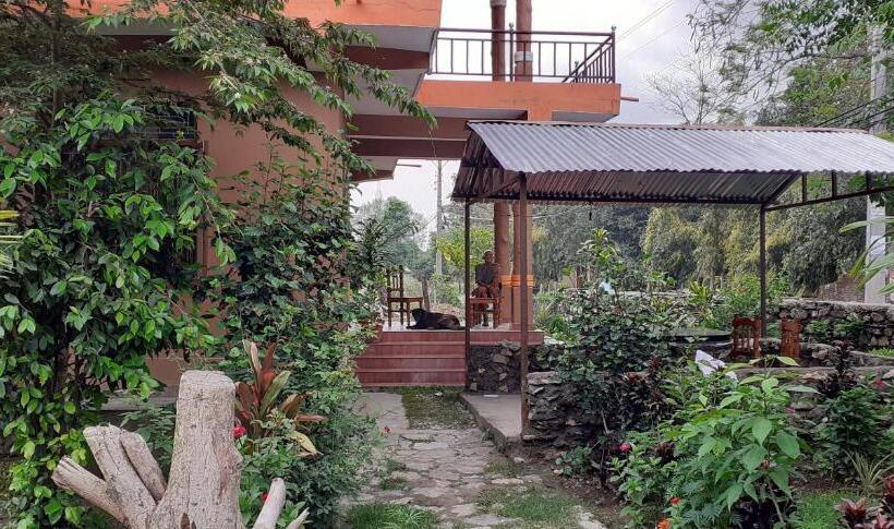 پانسیون Tara Guesthouse   Sauraha,chitwan
