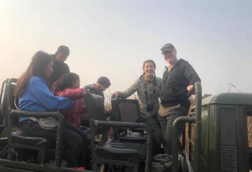 پانسیون Tara Guesthouse   Sauraha,chitwan