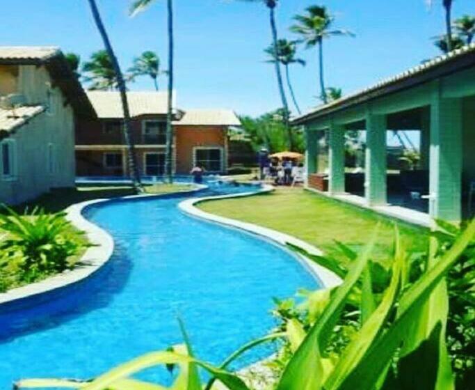Village Em Condomínio C/ Piscina E Acesso A Praia
