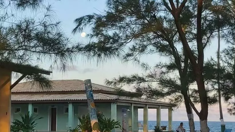 Village Em Condomínio C/ Piscina E Acesso A Praia