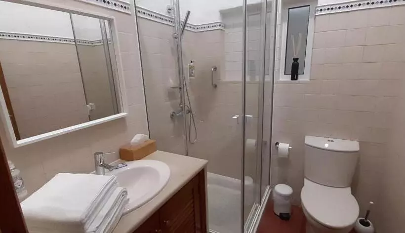تختخواب و صبحانه Aprahouseloule Guesthouse
