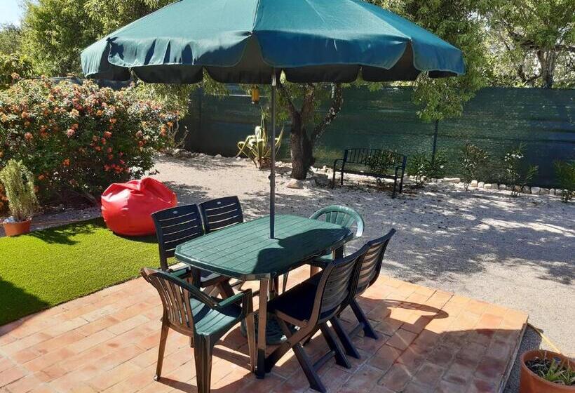 تختخواب و صبحانه Aprahouseloule Guesthouse