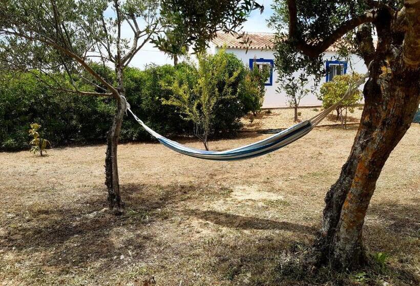 تختخواب و صبحانه Aprahouseloule Guesthouse