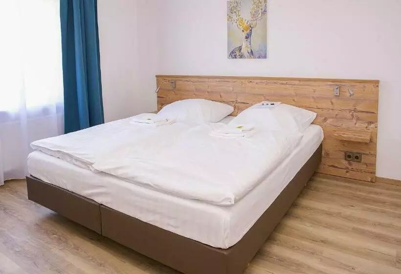 Aamiaismajoitus (B&B) Keller Höhe