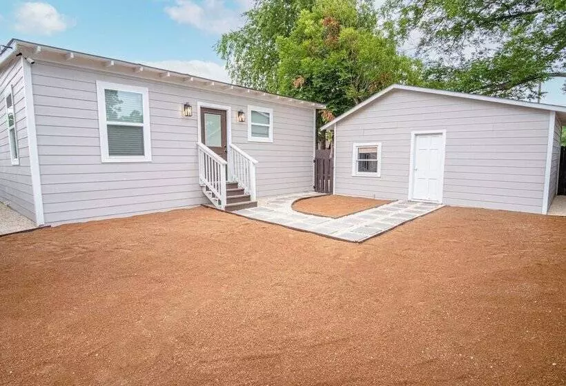 Captivating 4br 2ba Home Near Awesome Downtown